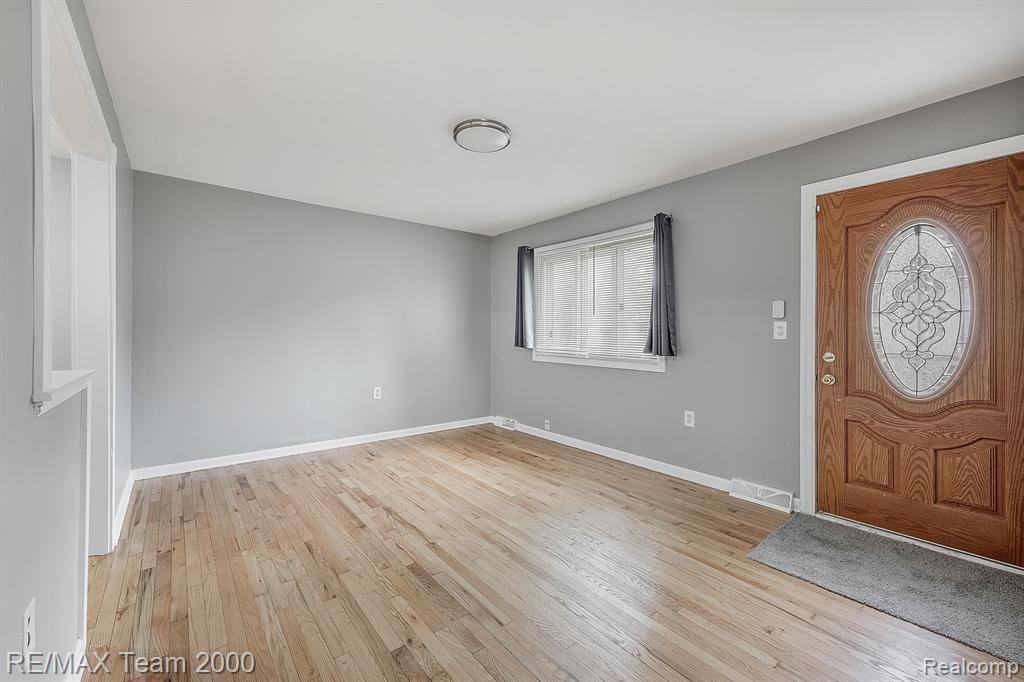 6325 FELLRATH Street, Taylor, MI 48180 — Photo 8