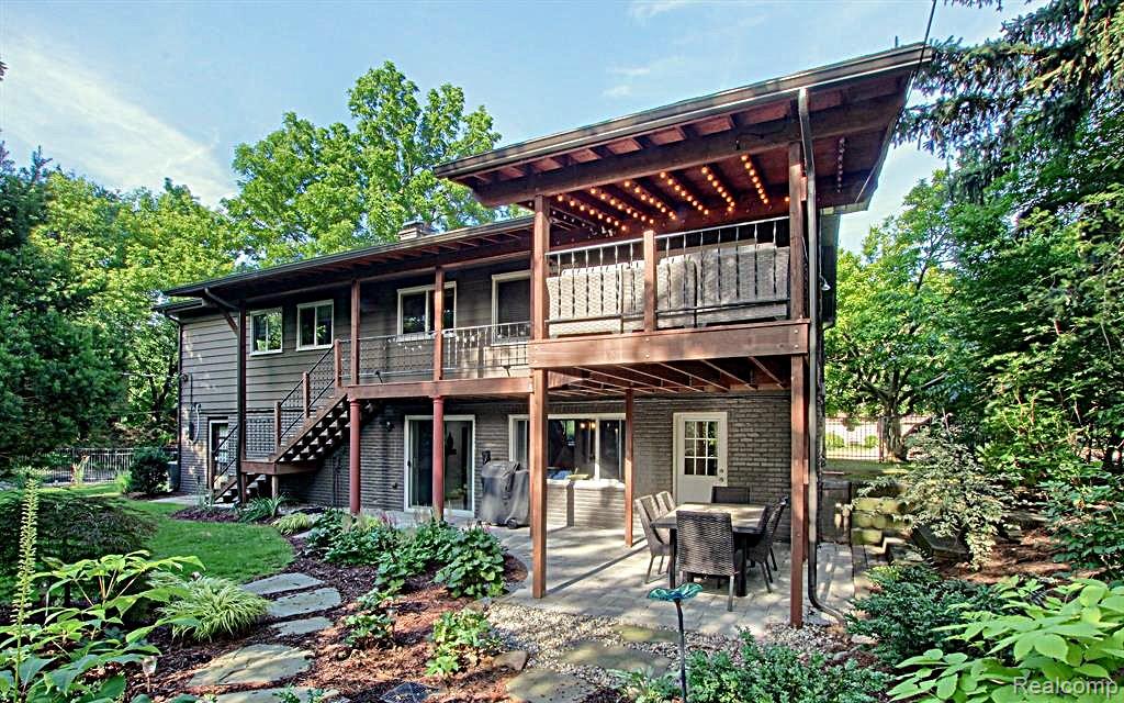 7120 Pebblecreek Road, West Bloomfield, MI — Photo 4