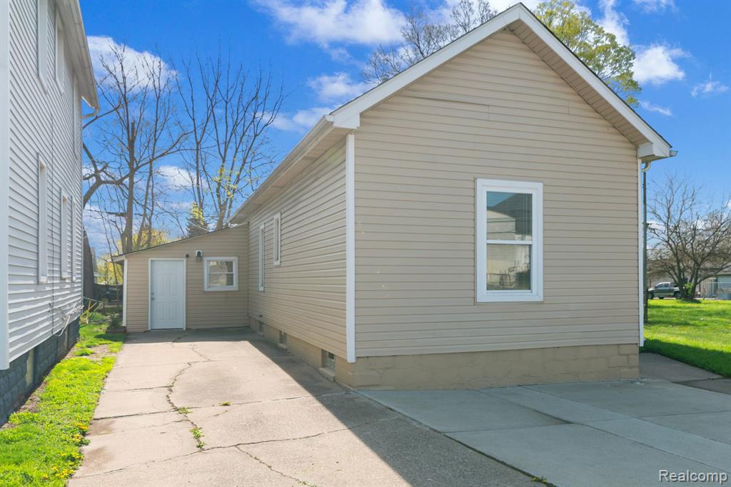 72 Gratiot Avenue, Mount Clemens, MI 48043 — Photo 2