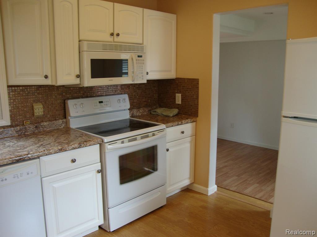 47780 Frederick Road, Shelby Twp, MI 48317 — Photo 8