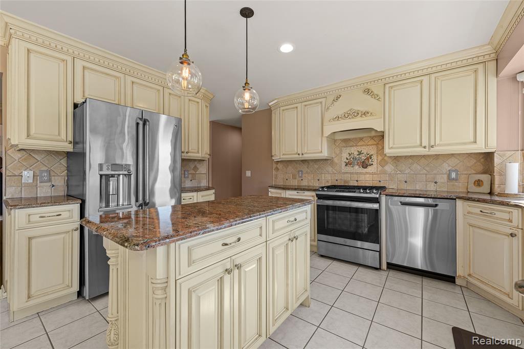 43505 Austin Drive, Sterling Heights, MI 48314 — Photo 13