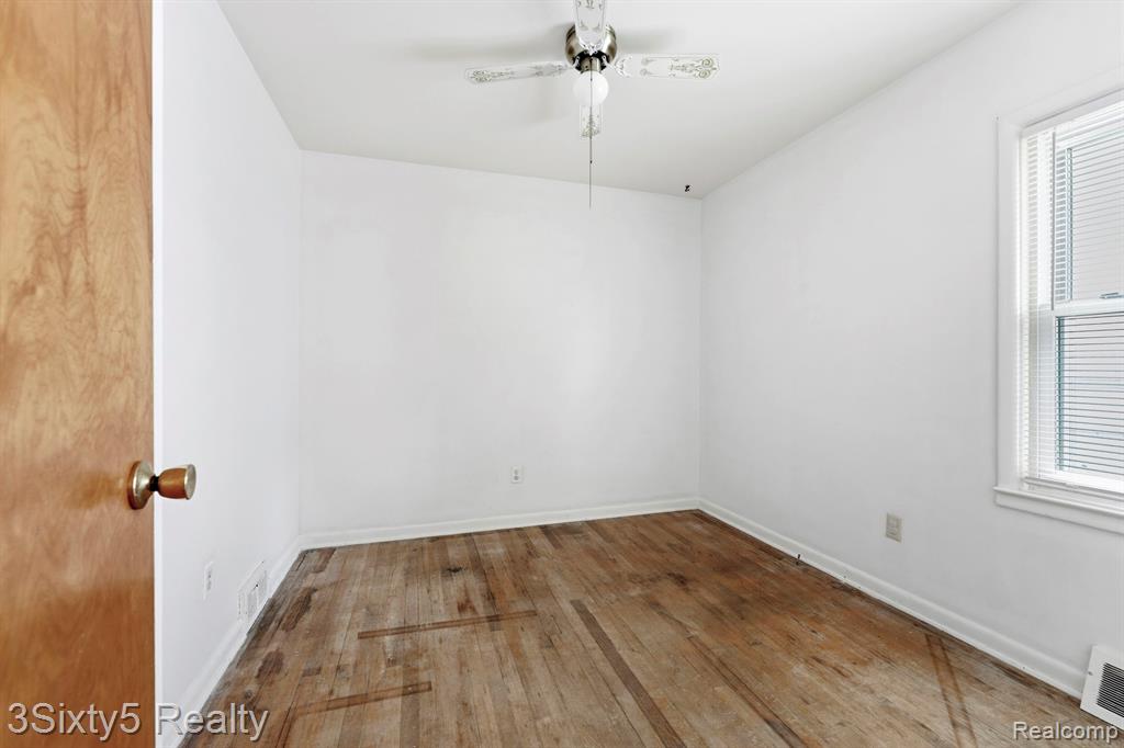 460 Manatee Avenue, Hazel Park, MI 48030 — Photo 12