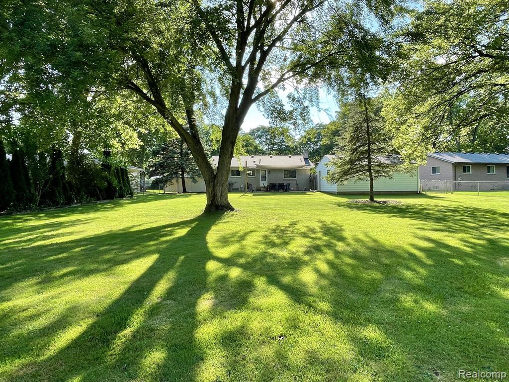 4654 Chapel Drive, Troy, MI 48085 — Photo 27