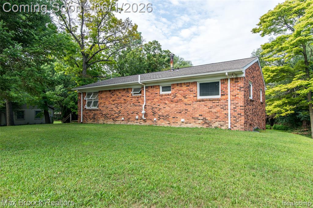465 Robert Court, Auburn Hills, MI 48326