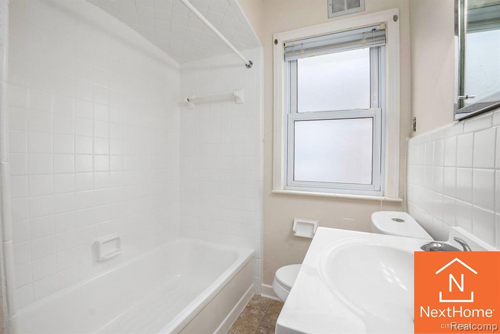 6553 ORCHARD Avenue, Dearborn, MI 48126 — Photo 12
