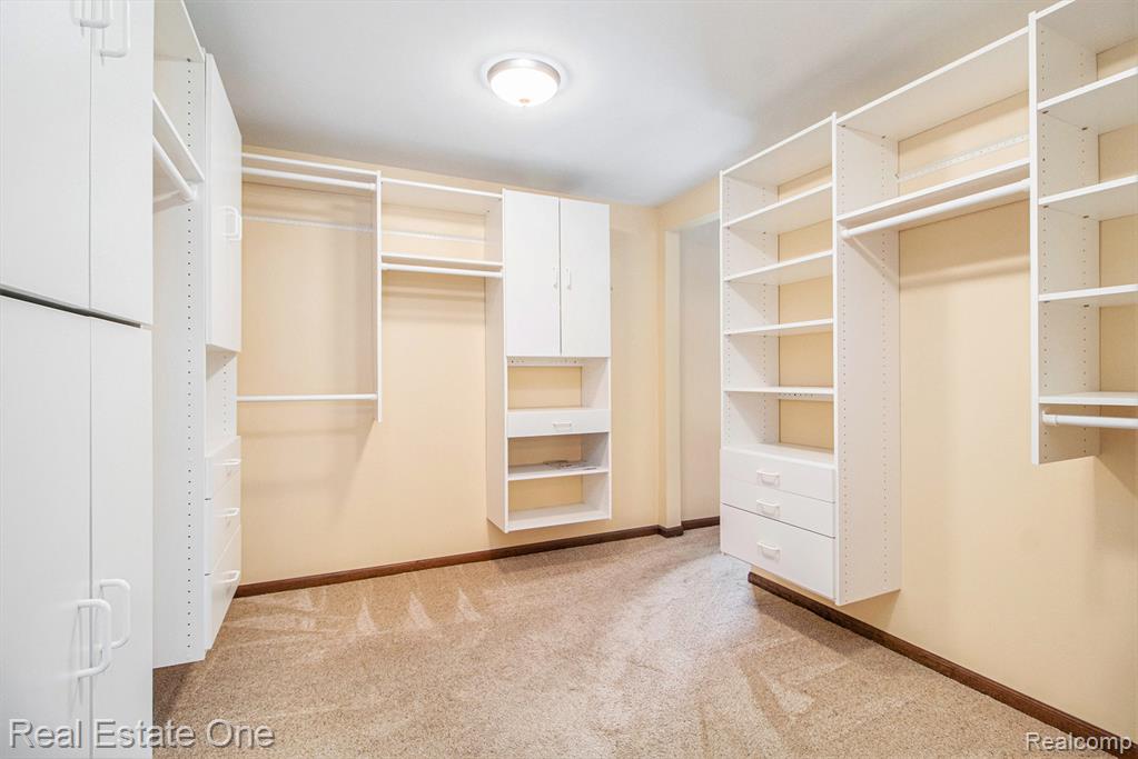 96 Detroit, Trenton, MI 48183 — Photo 20
