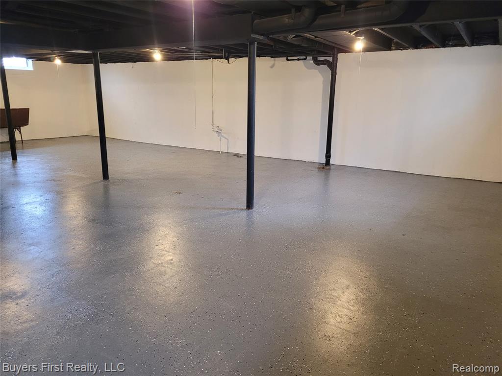 21741 Church Street, Oak Park, MI 48237 — Photo 13