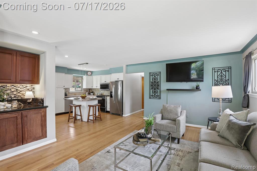 8325 N Hubbard Street, Westland, MI — Photo 7