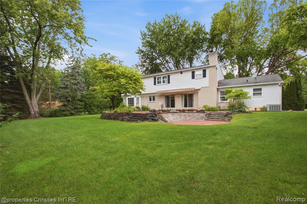 7110 Paterese Drive, Bloomfield Hills, MI 48301 — Photo 39