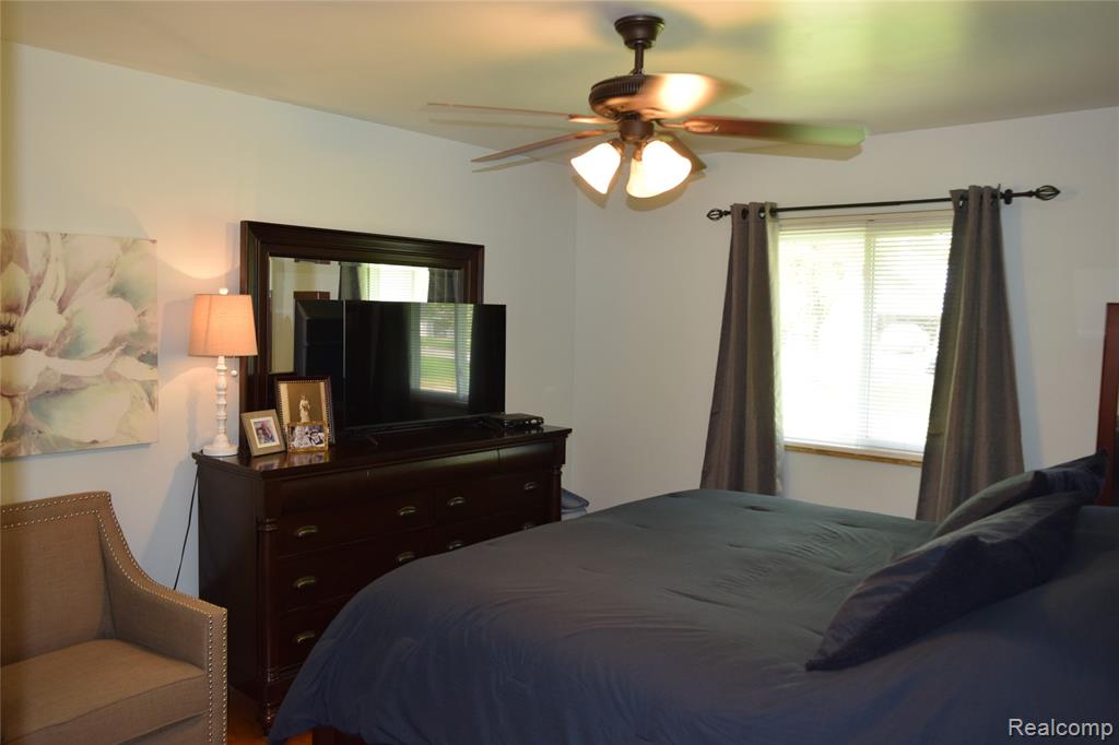 6009 Lancaster Drive, Flint, MI 48532 — Photo 15