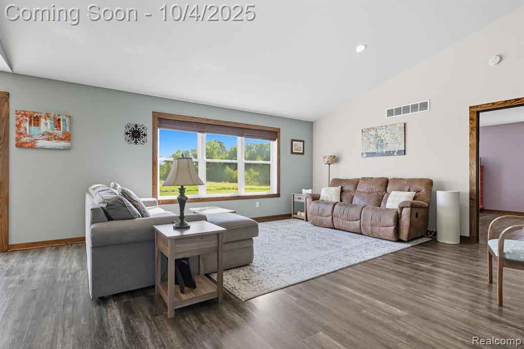 12600 Hibner Road, Hartland, MI 48353 — Photo 8