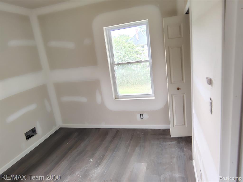 2492 Townsend Street, Detroit, MI 48214 — Photo 7