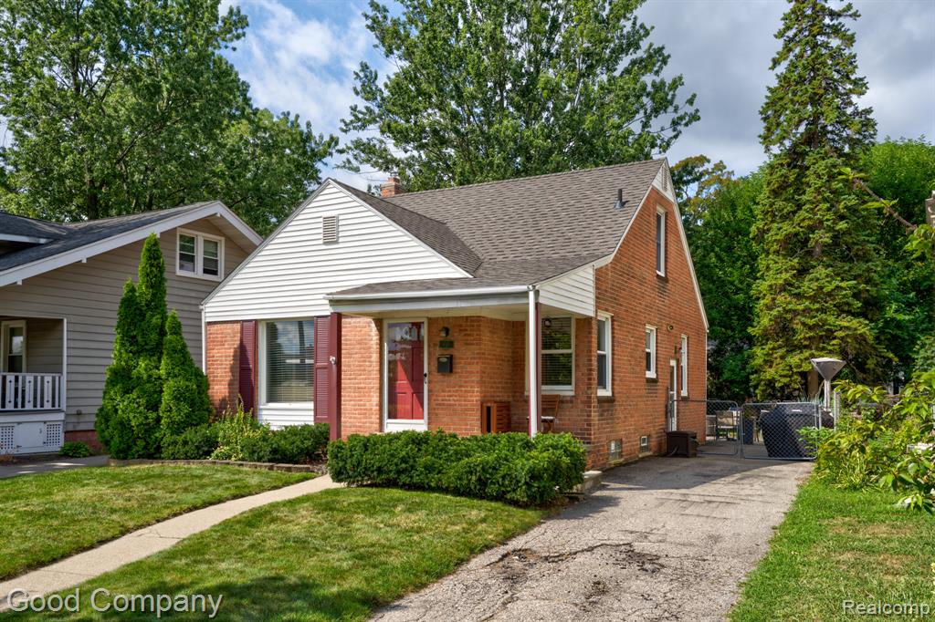 829 Edgewood Drive, Royal Oak, MI 48067