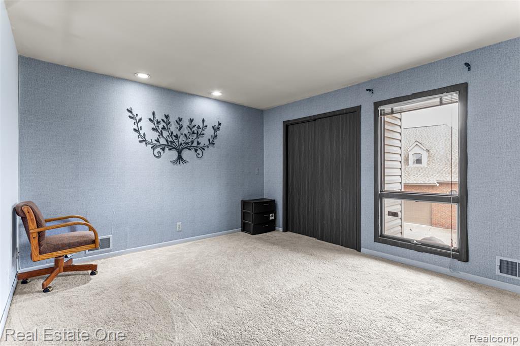 18191 Country Club Circle, Riverview, MI 48193 — Photo 47