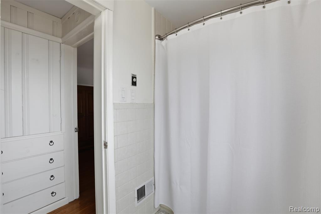 10814 Elgin Avenue, Huntington Woods, MI — Photo 22