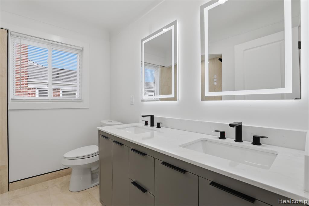 18001 Elizabeth Street, Roseville, MI 48066 — Photo 22