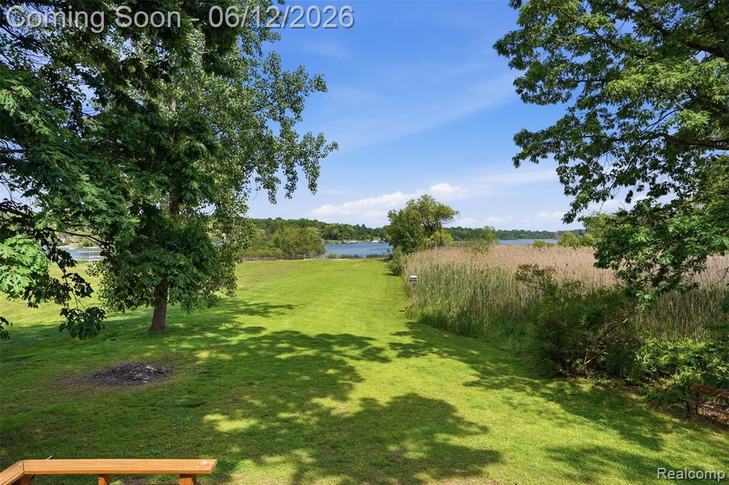 380 Sunset, White Lake, MI 48383 — Photo 3