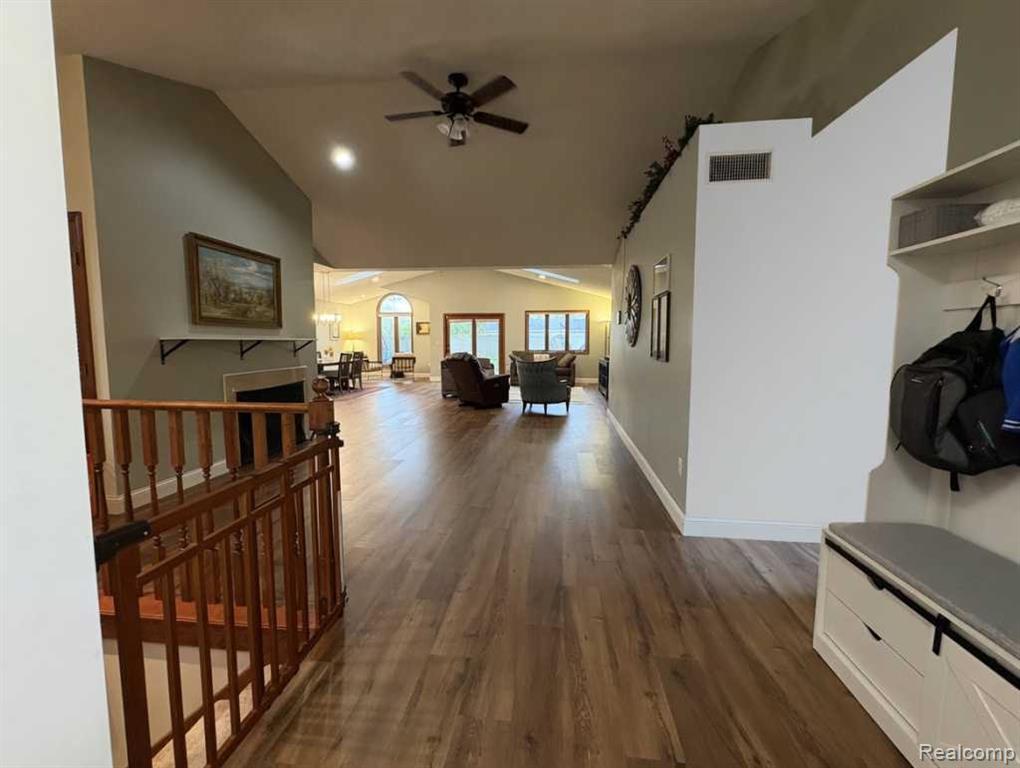 9038 Twin Oaks Court, Flushing, MI 48433 — Photo 3