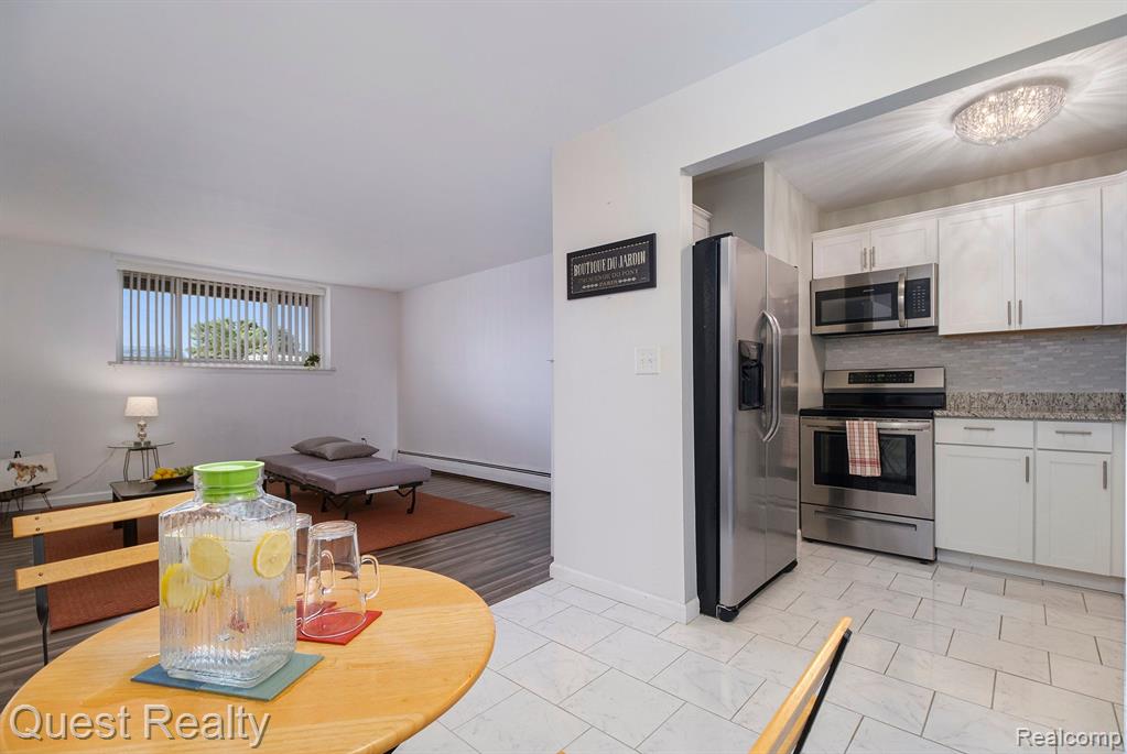 4905 CROOKS Road, B2, Royal Oak, MI 48073 — Photo 6
