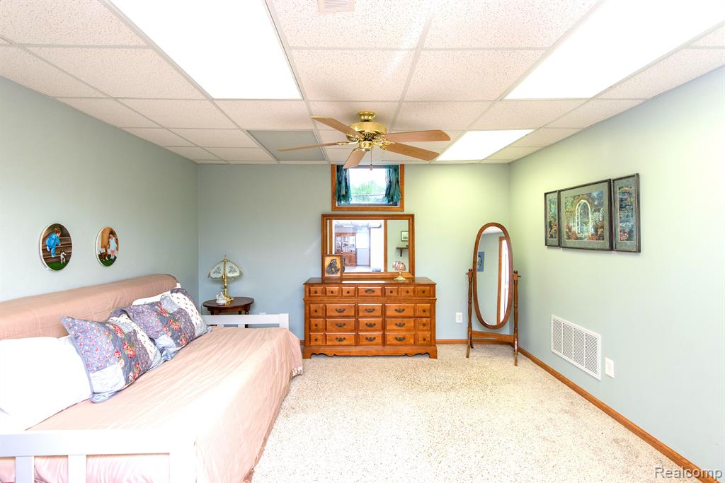 906 VILLAGE Drive, Davison, MI 48423 — Photo 42
