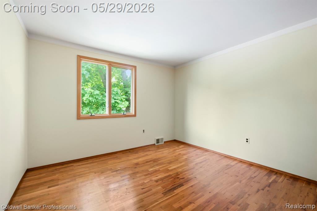 9310 Oakcliffe Drive, Plymouth, MI 48170 — Photo 37
