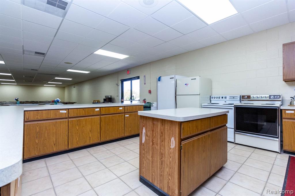 38505 Dequindre Road, Troy, MI 48083 — Photo 17