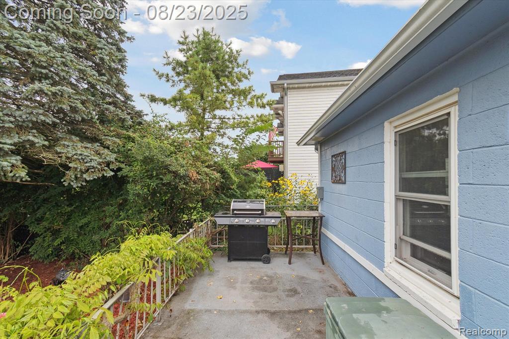 9037 Buckingham Street, White Lake, MI — Photo 23
