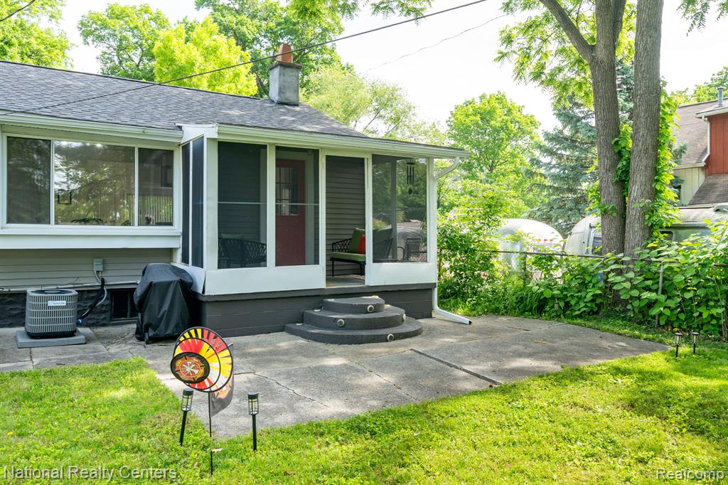 3973 Oak Knoll Road, Waterford, MI 48328 — Photo 22