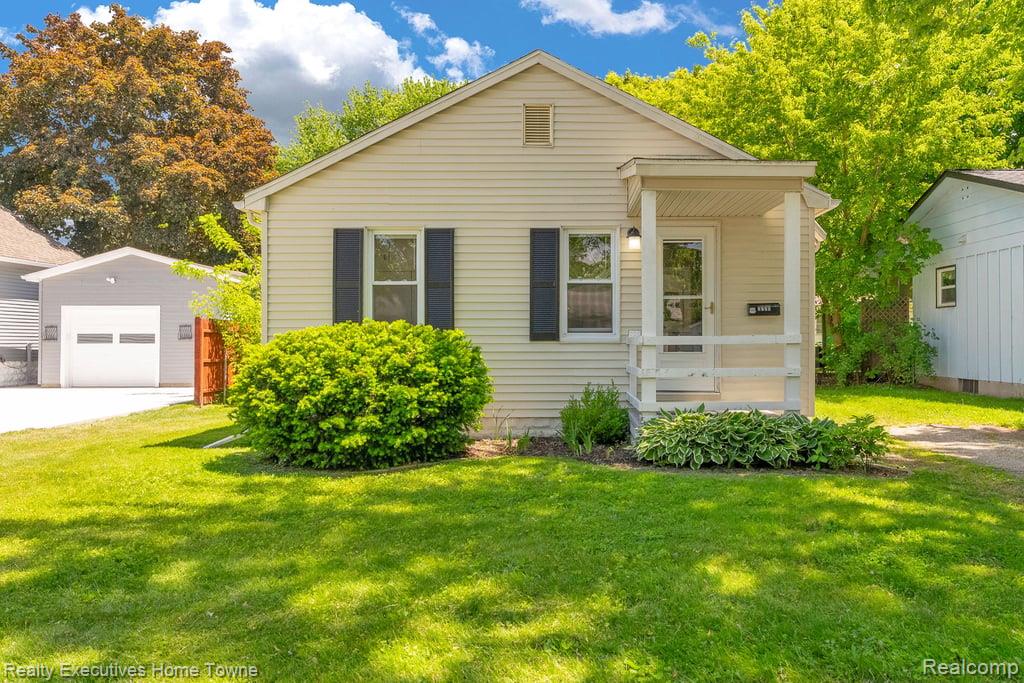 2720 Walnut Street, Port Huron, MI 48060 — front exterior
