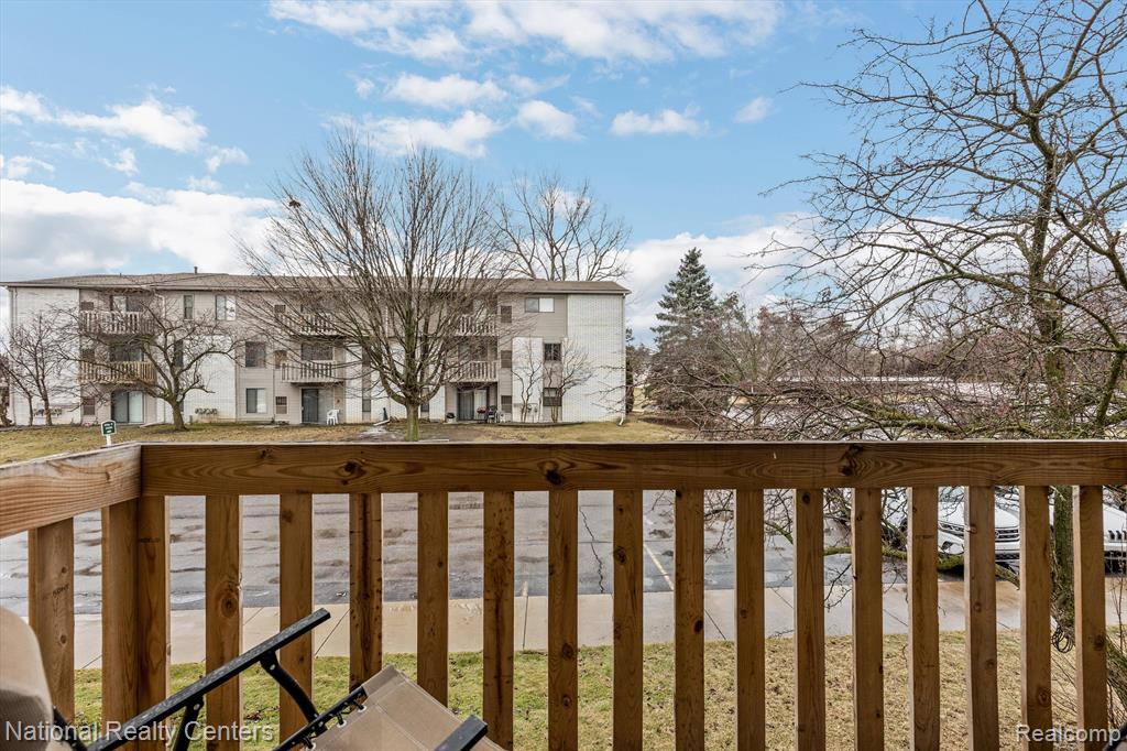 31993 W 12 MILE Road, 211, Farmington Hills, MI 48334 — Photo 11