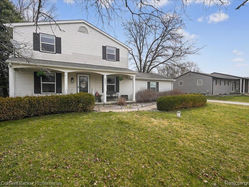 6091 Rocking Chair Road, Grand Blanc, MI 48439 — Photo 2