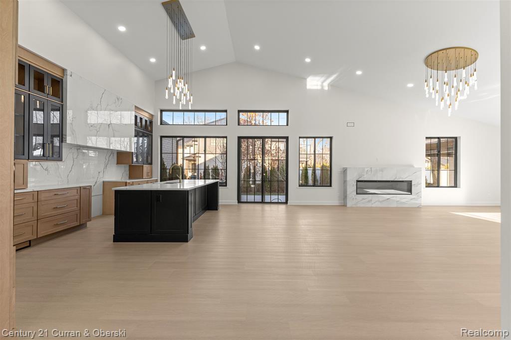 2211 Golfview Drive, Dearborn, MI, 48128