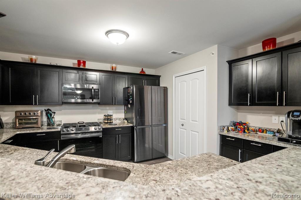 45726 ARAGON Lane, 81, Canton, MI 48187 — Photo 11