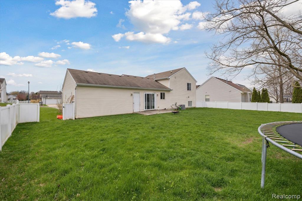 684 HAYSTACK Drive, Linden, MI 48451 — Photo 25