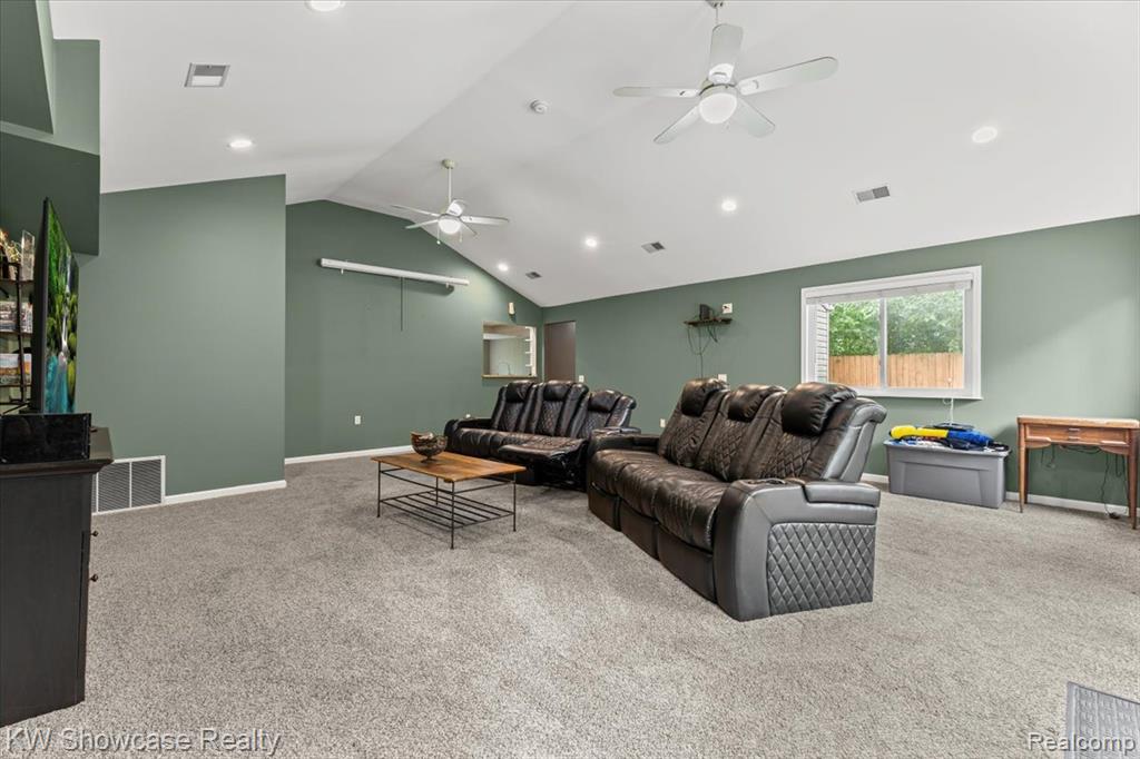 964 Daffodil Drive, Waterford, MI 48327 — Photo 21