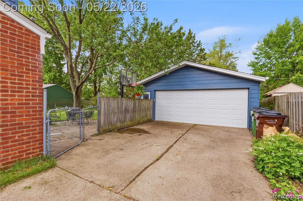 47735 Jeffry, Utica, MI 48317 — Photo 32
