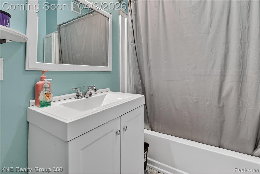 217 Maple Avenue, Alma, MI 48801 — Photo 27