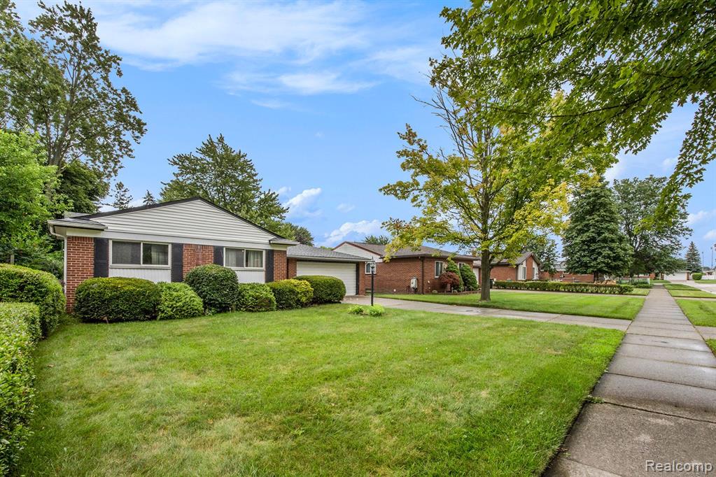 40158 DIANE Drive, Sterling Heights, MI 48313 — Photo 2