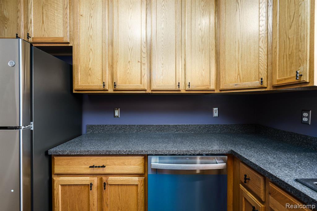 5200 ADDINGTON Drive, 49, Commerce Twp, MI 48390 — Photo 16