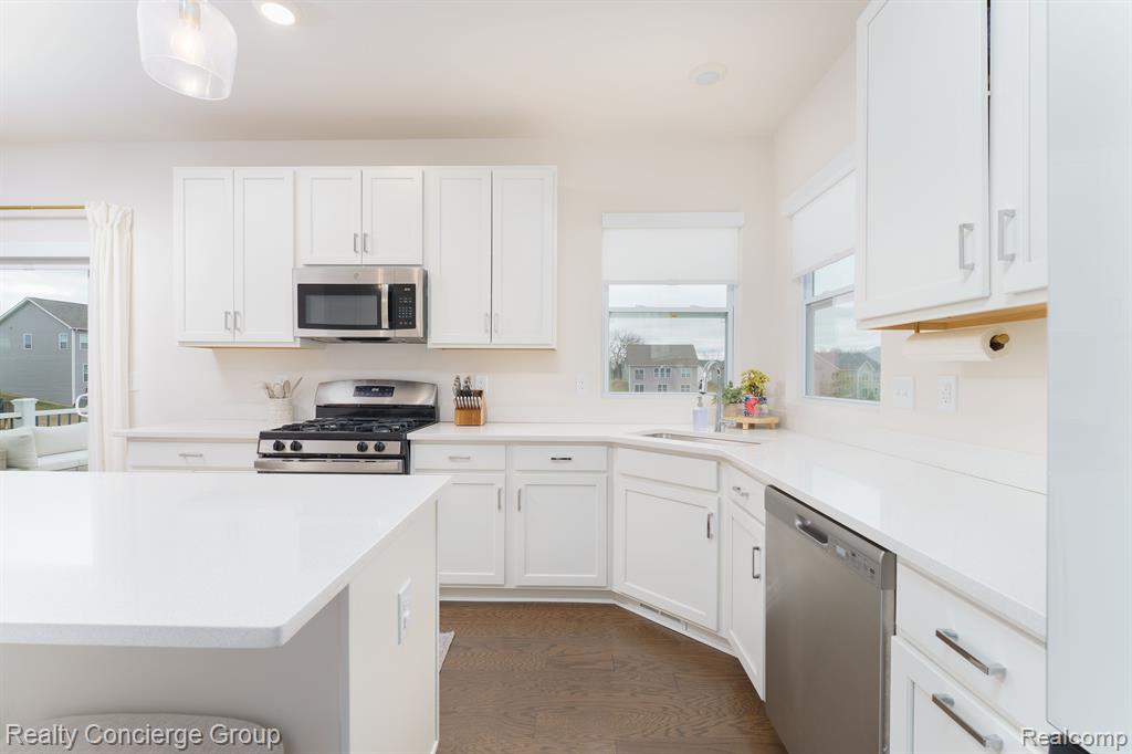 8030 CARSTON Lane, Brighton, MI 48116 — Photo 15