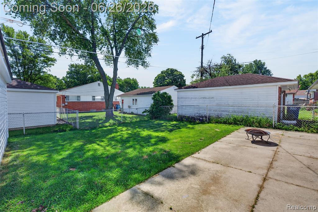 7660 Louise Court, Westland, MI — Photo 37
