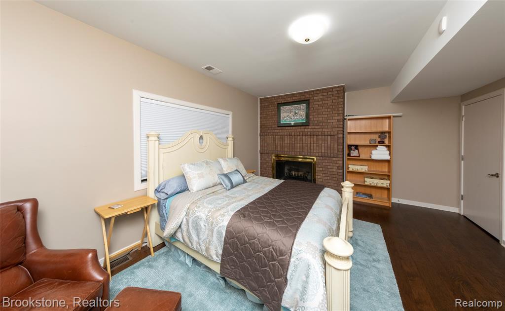 7215 DEER LAKE Court, Clarkston, MI — Photo 49