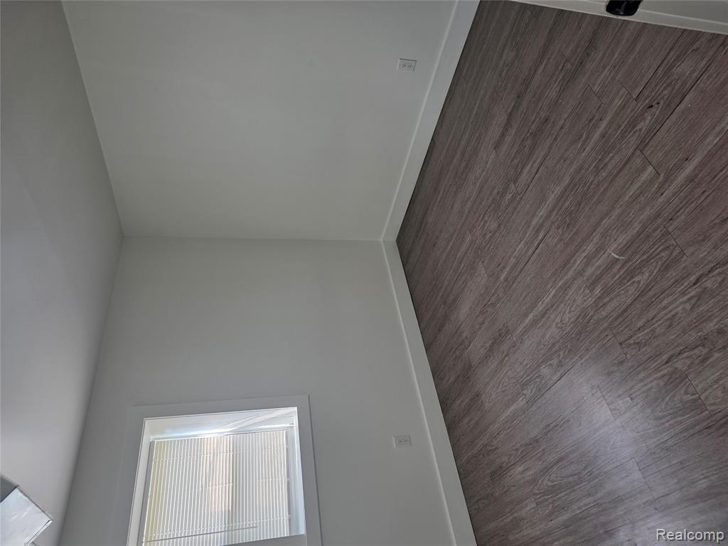 1533 Ash Street - Photo 5