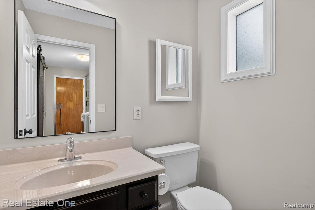 42660 Elizabeth Place, Clinton Twp, MI 48038 — Photo 26