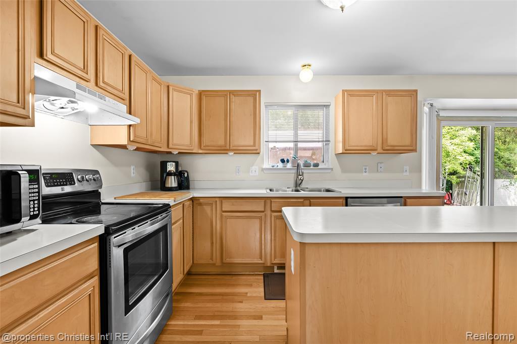 47242 Marina Drive, Belleville, MI 48111 — Photo 8