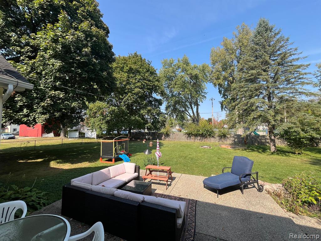 425 SCHOOLHOUSE Street, Ortonville, MI 48462 — Photo 4