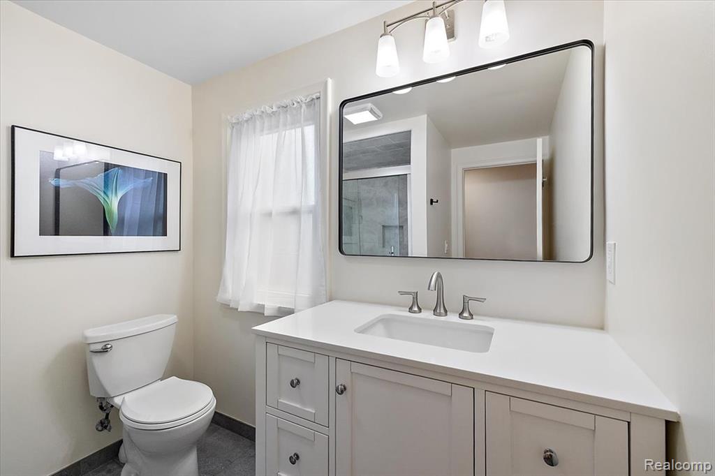 16244 Lauderdale Avenue, Beverly Hills, MI 48025 — Photo 34