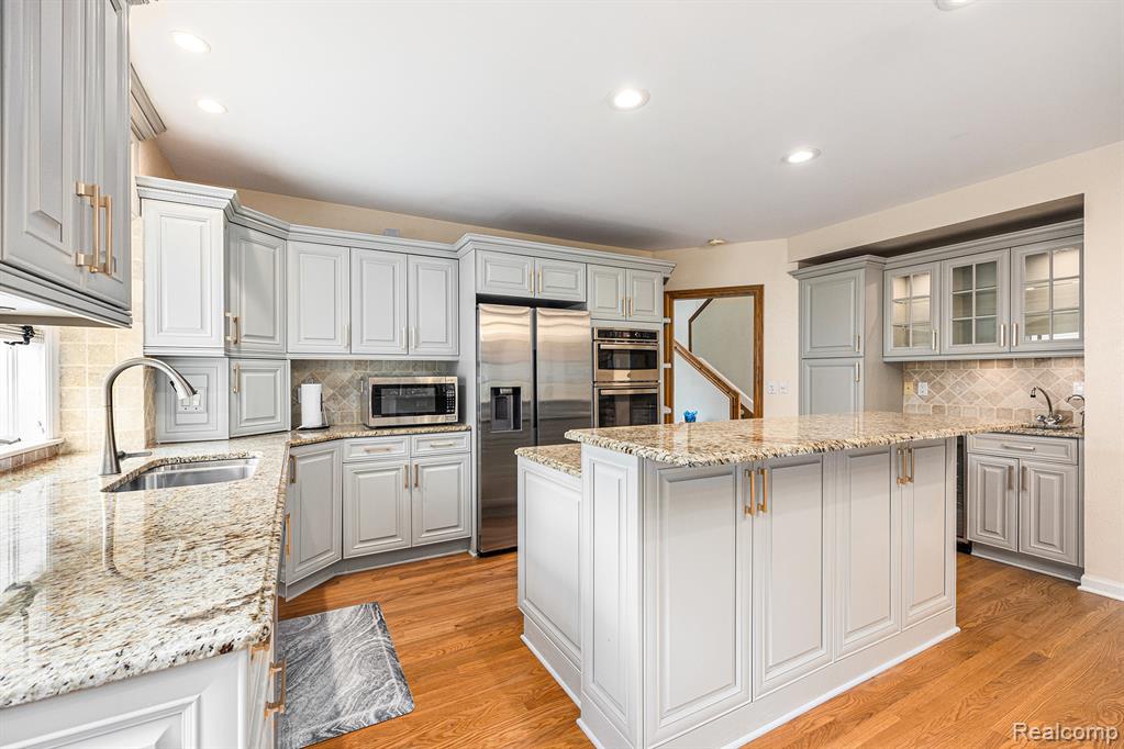785 River Bend Drive, Rochester Hills, MI 48307 — Photo 9