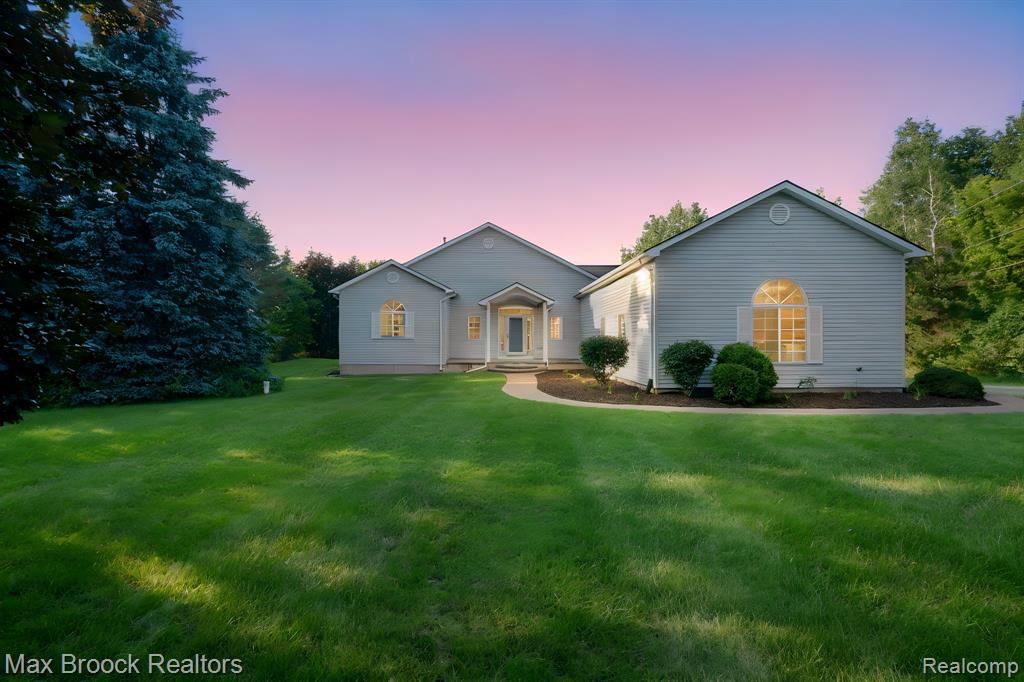 2165 Oakwood Road, Ortonville, MI 48462 — Photo 5