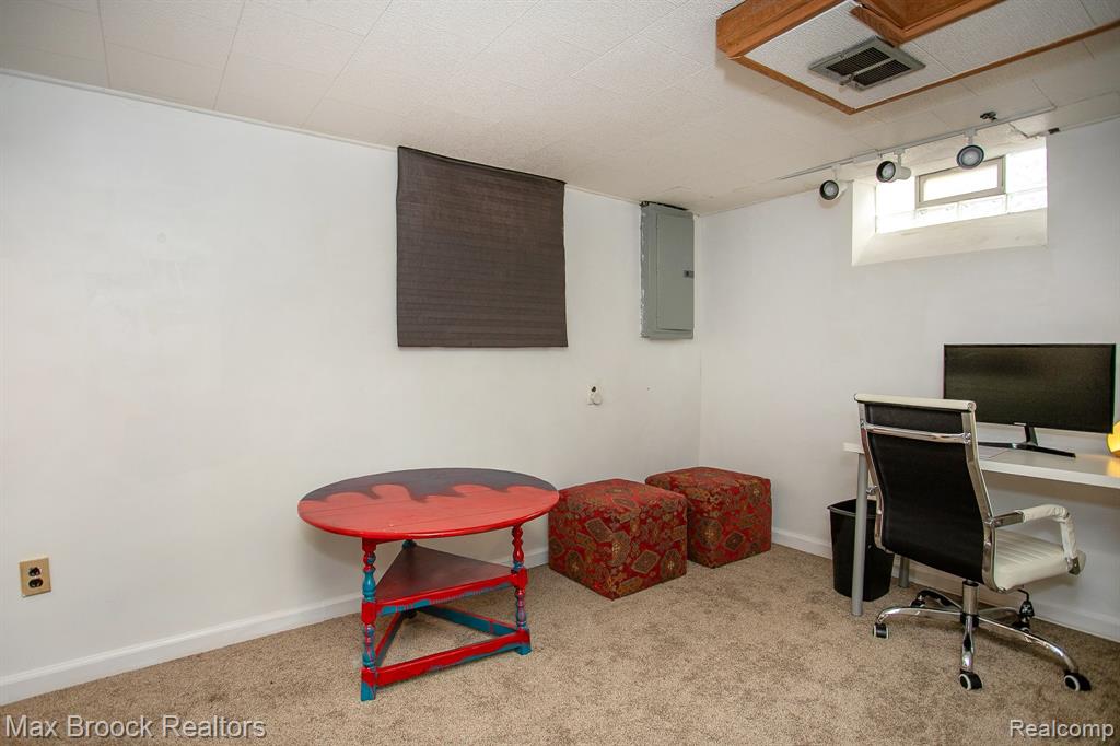 26015 ALLOR Avenue, Huntington Woods, MI — Photo 35